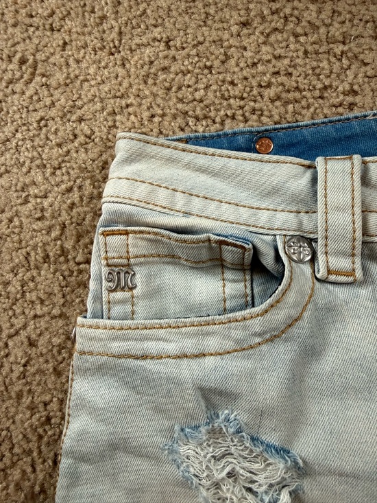 Miss Me Light and Wash Distressed Denim Shorts - Mid rise mid short - Size 29/32 - Picture 2 of 9